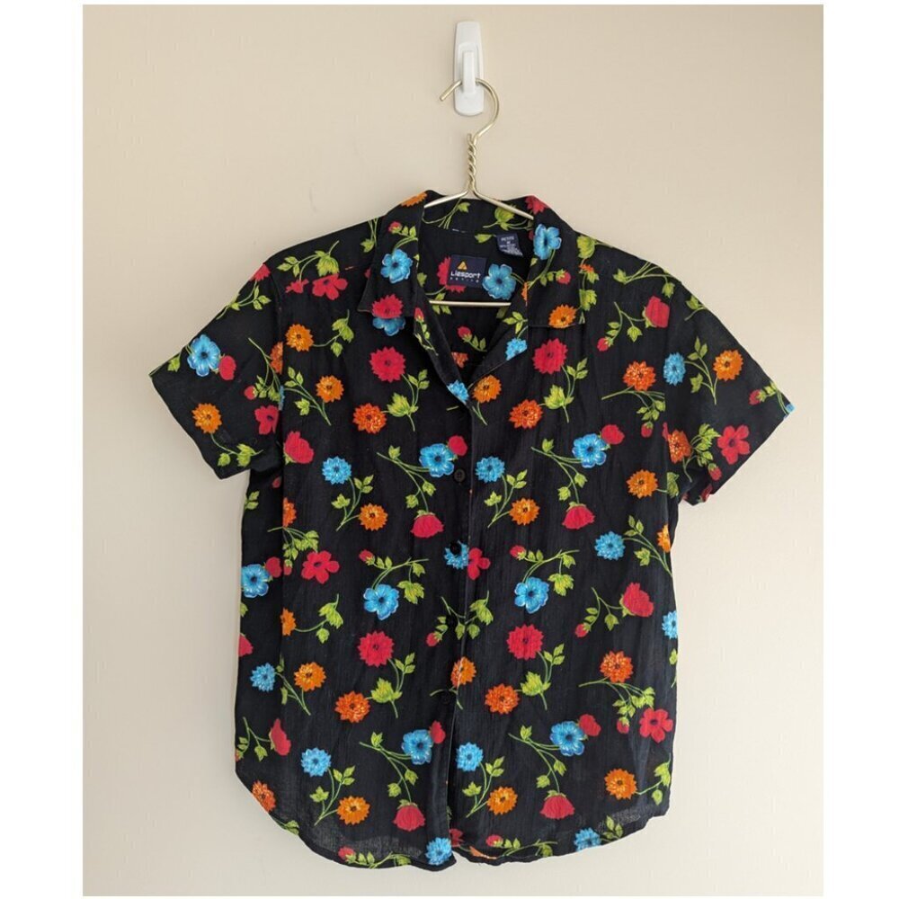 LizSport Petite Floral short sleeve buttondown blouse